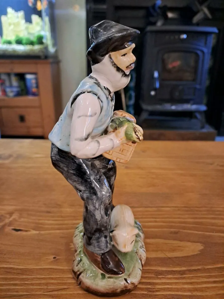Vintage farmer figurine - Image 2