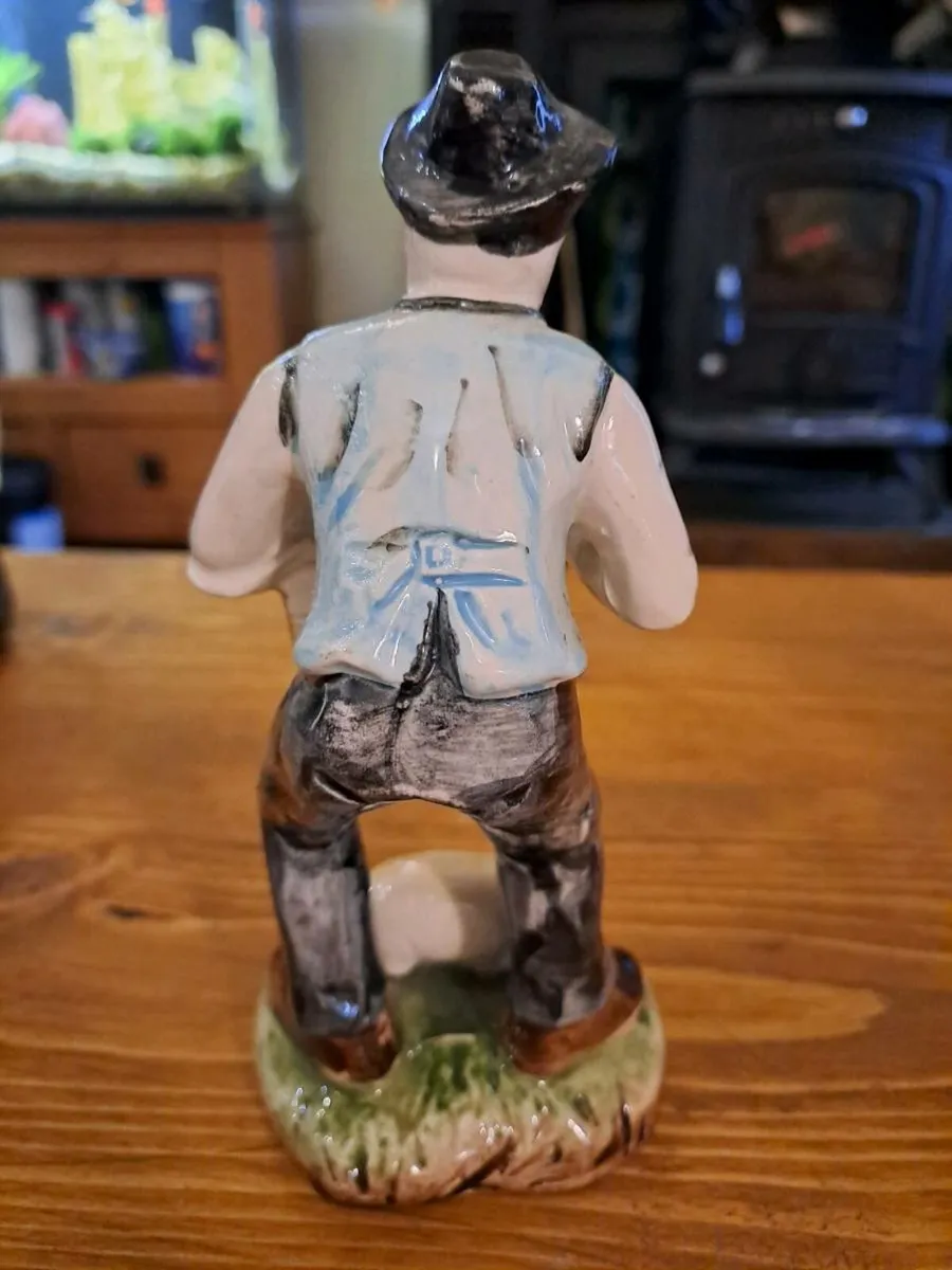Vintage farmer figurine - Image 3