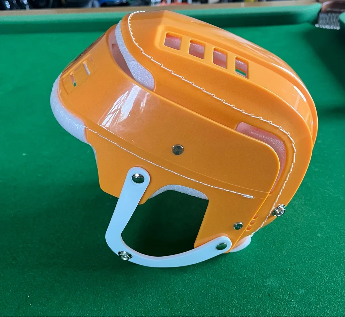 Hurling helmet - Image 3