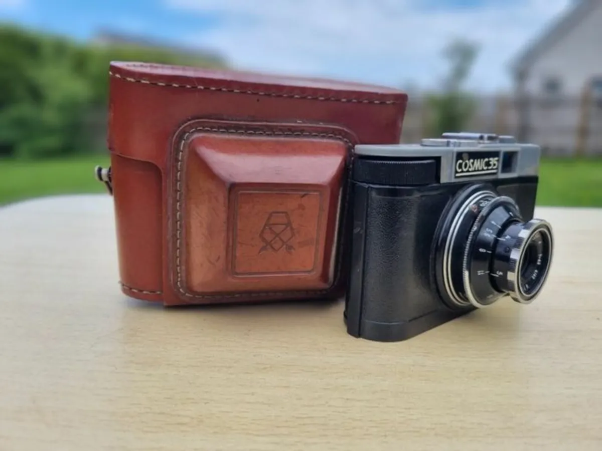 Vintage Soviet Cosmic 35 Camera - Image 4