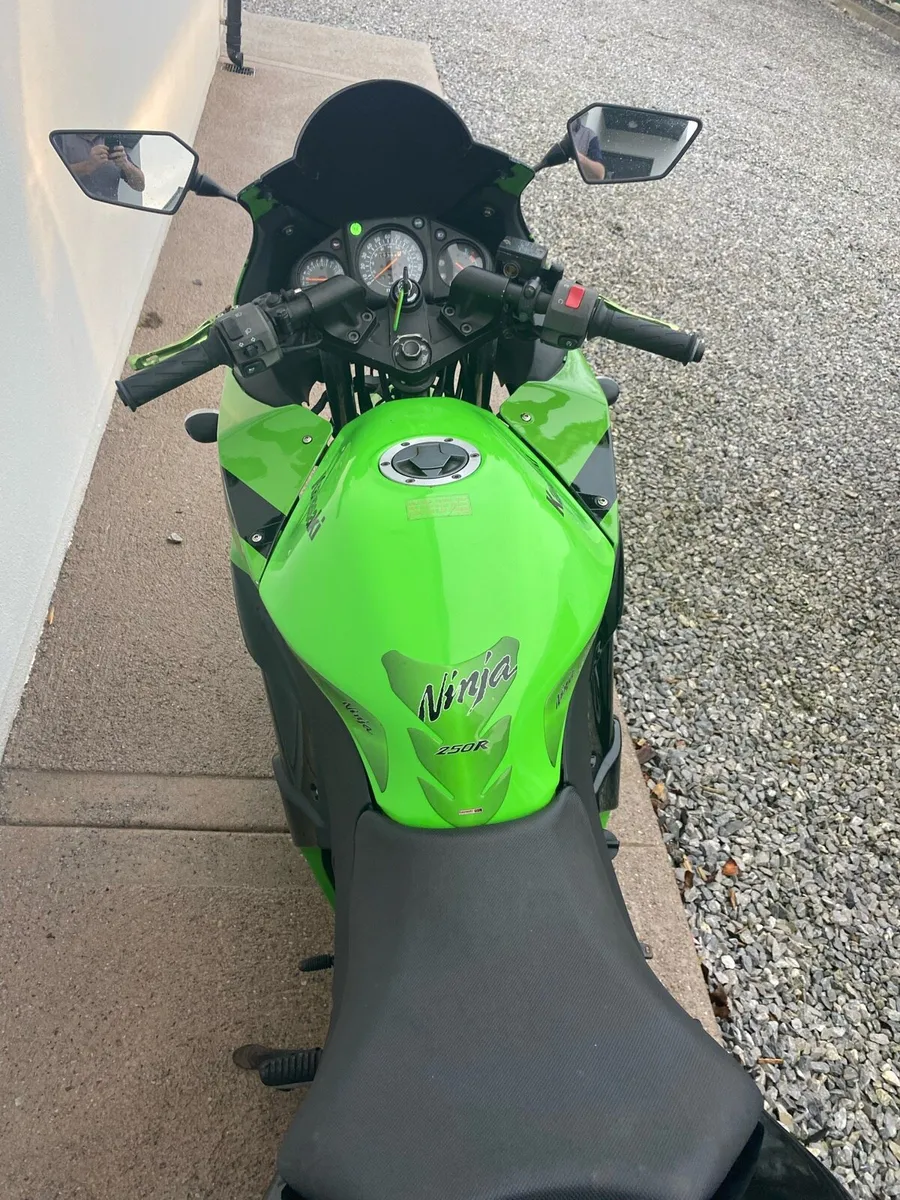 Motorcycle - Image 3