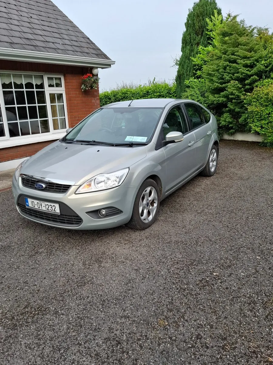 Ford Focus 2010 - Image 2