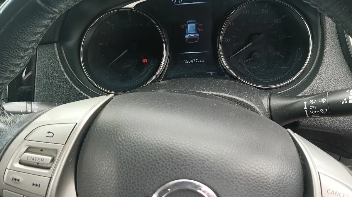 Nissan X-Trail 2015 UK SPEC 7 seats Sat Nav - Image 4