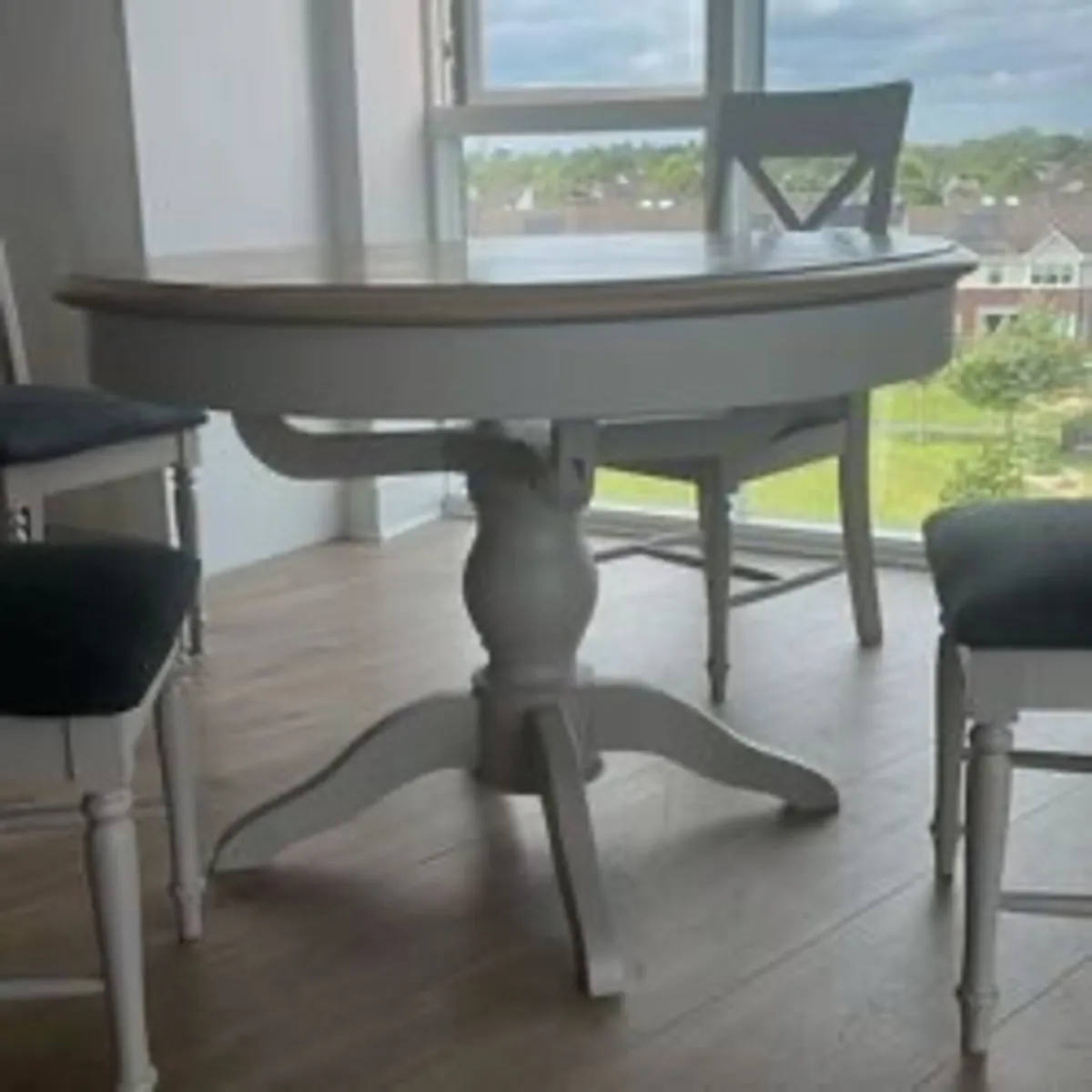 dining table - Image 3