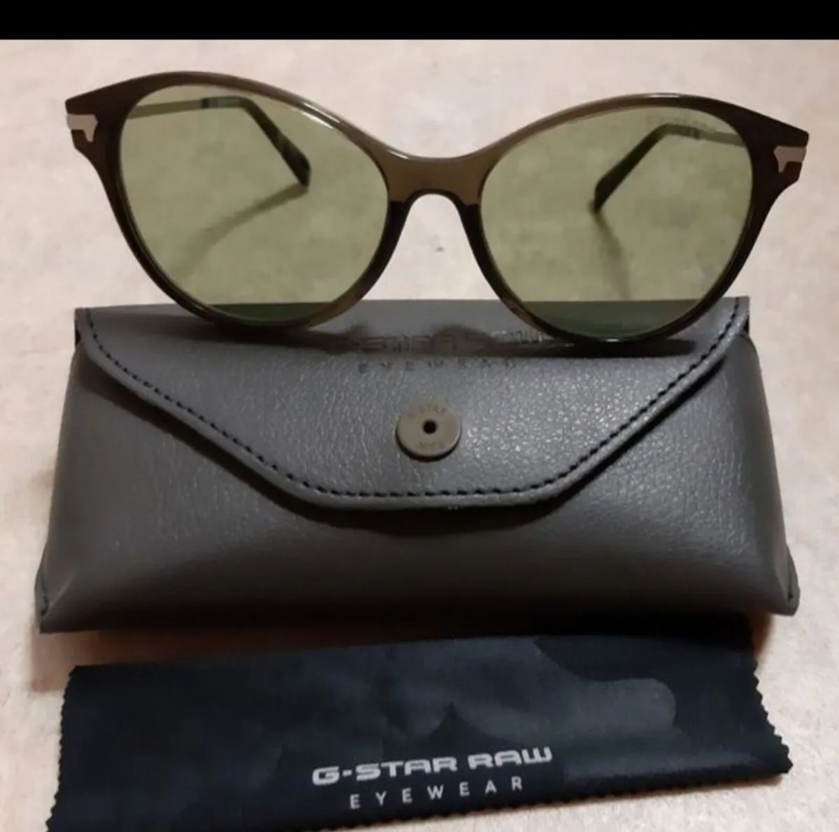 Womens G Star sunglasses - Image 1