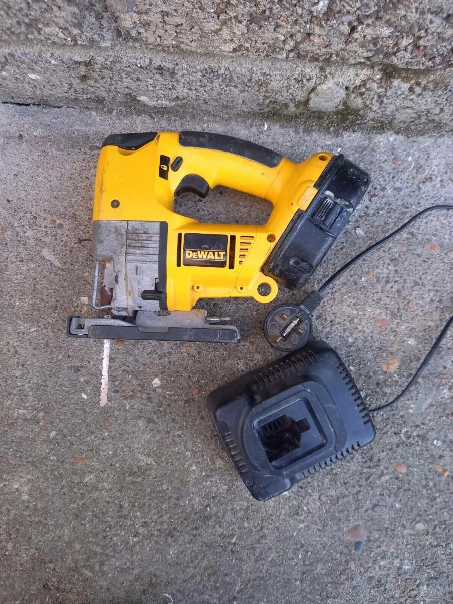 DeWalt Battery Jigsaw - Image 2
