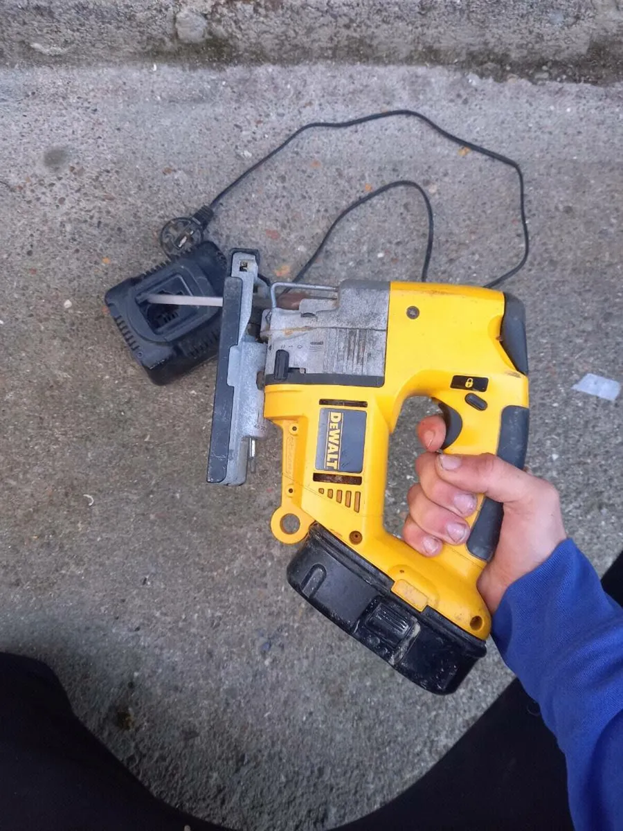 DeWalt Battery Jigsaw - Image 3