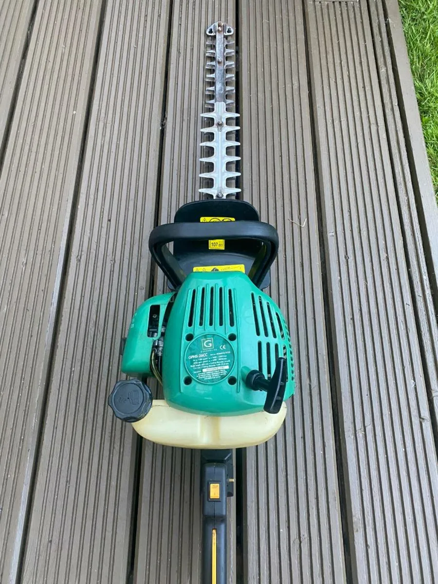Hedge cutter - Image 1