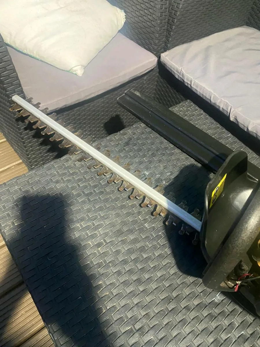 Hedge trimmer - Image 2