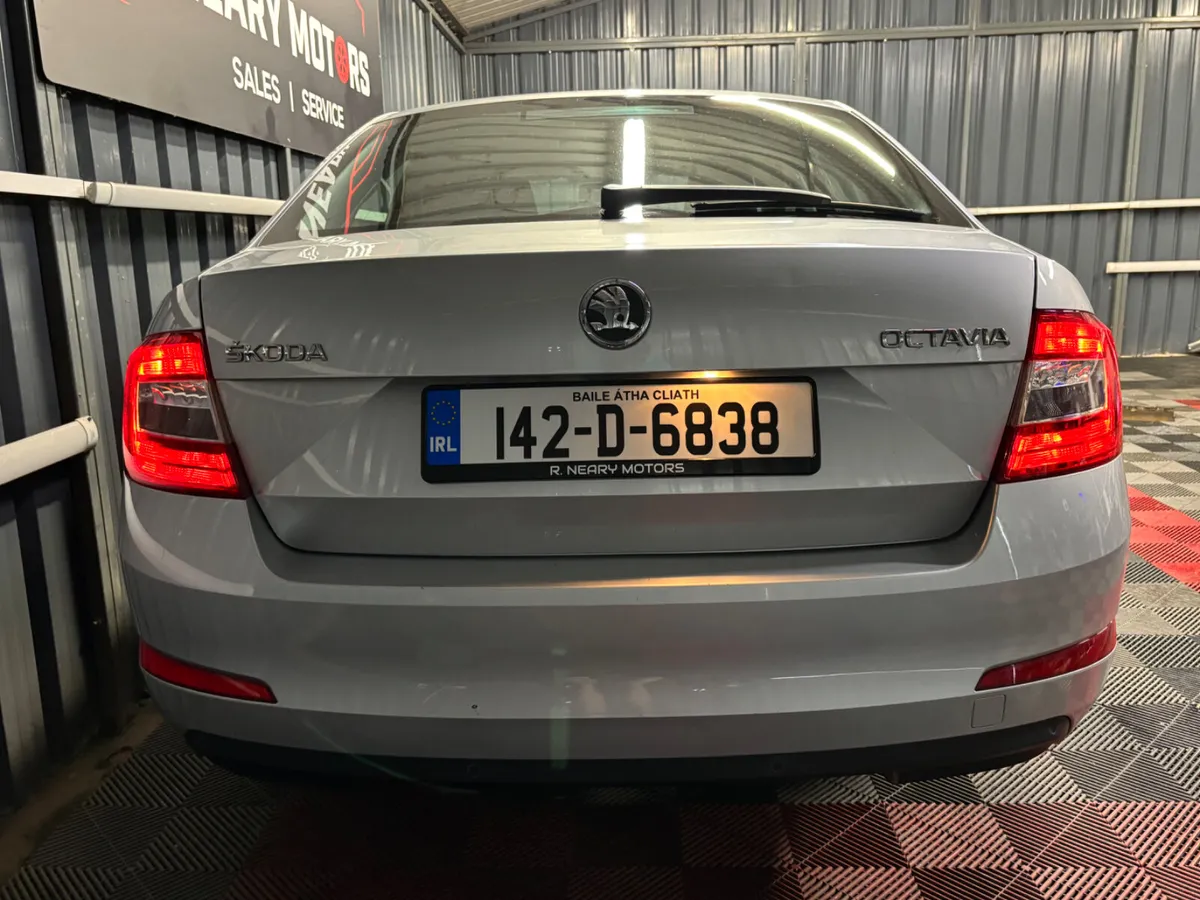 2014 142 Skoda Octavia 1.6 Diesel elegance - Image 2