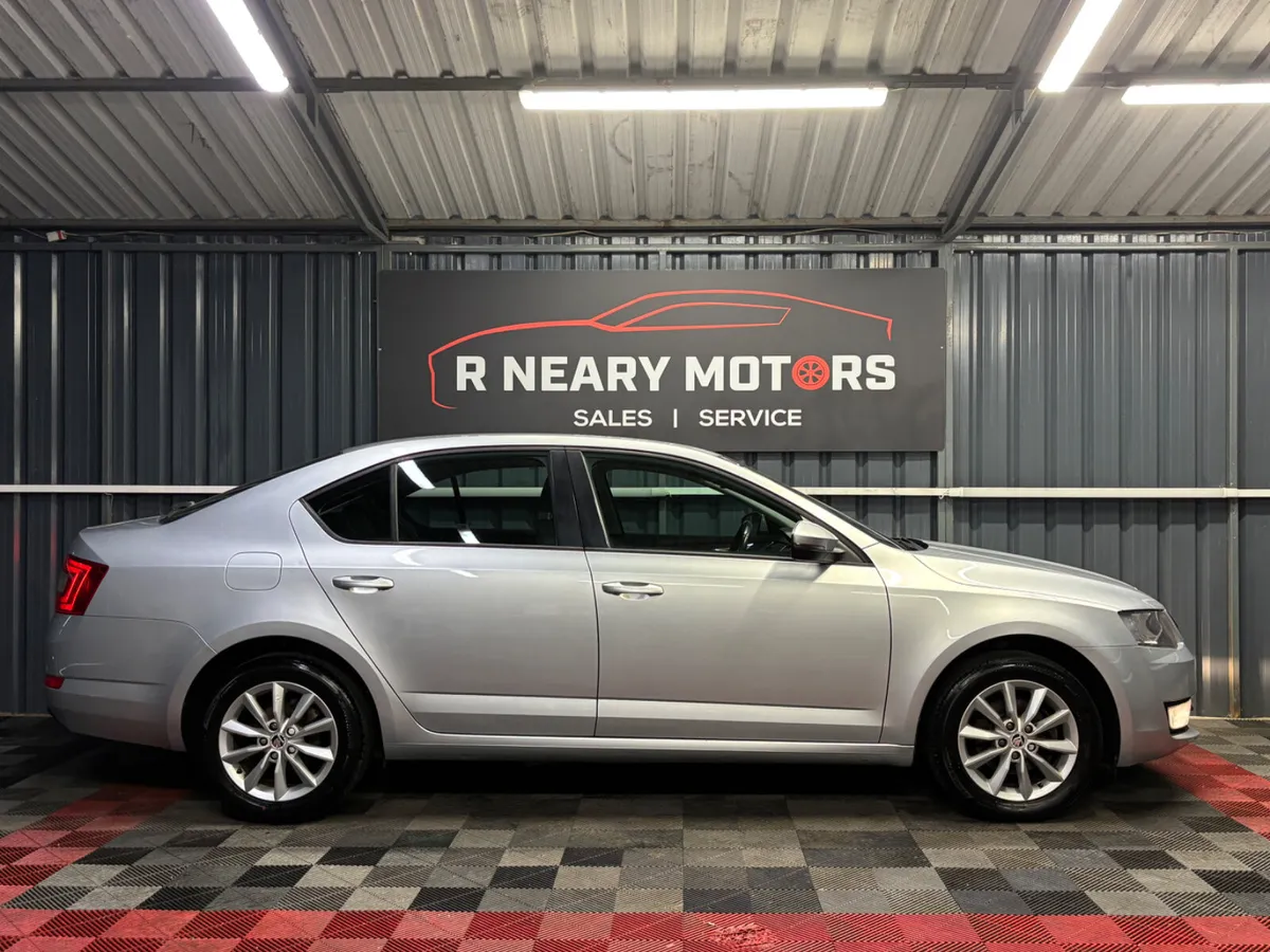 2014 142 Skoda Octavia 1.6 Diesel elegance - Image 4