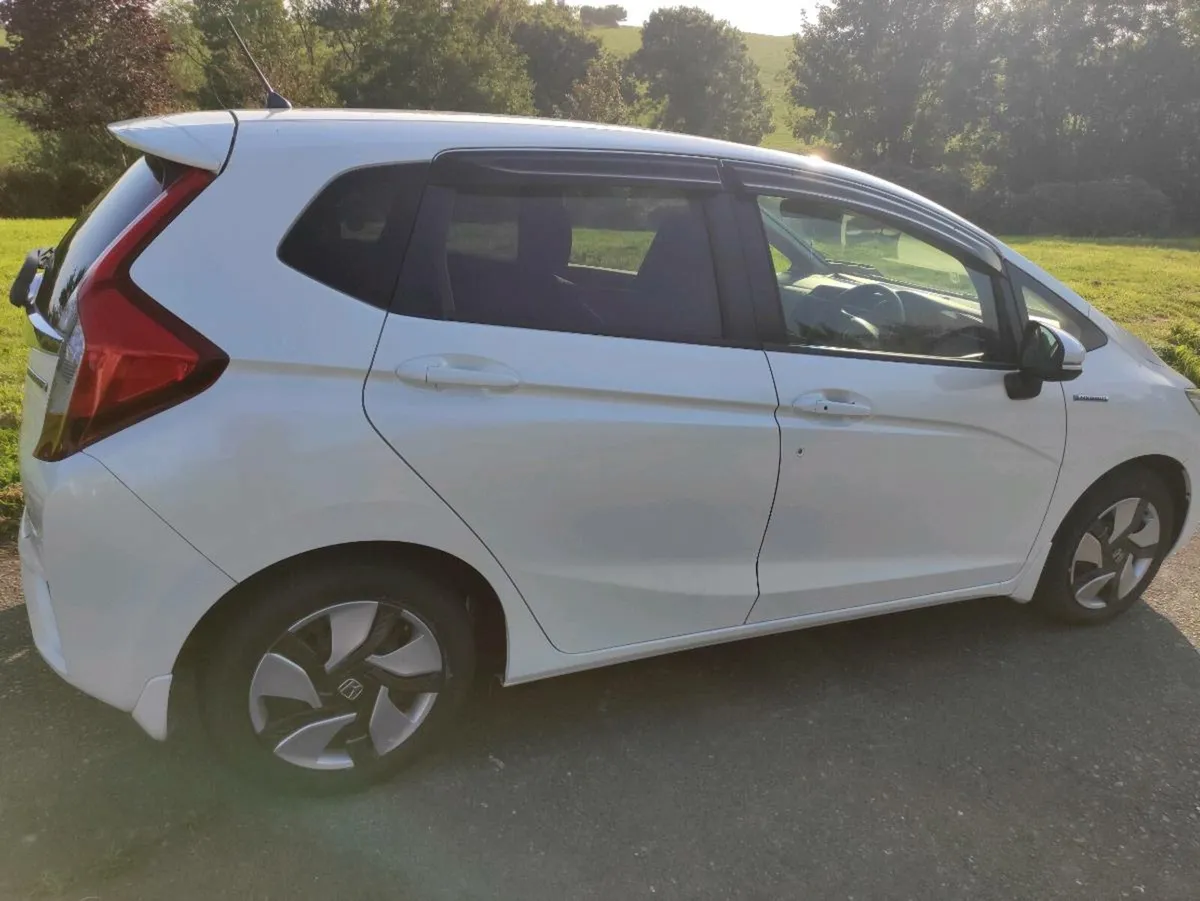 HONDA FIT AUTO HYBRID - Image 3