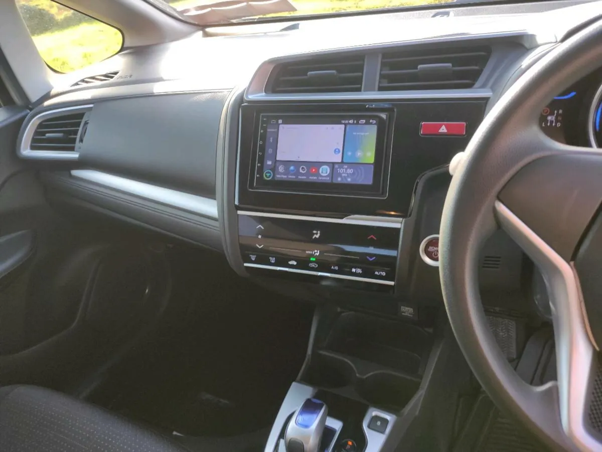 HONDA FIT AUTO HYBRID - Image 4