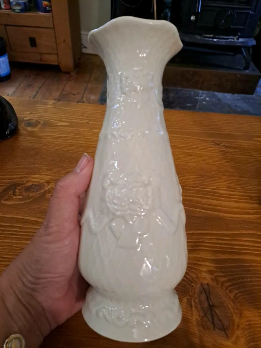 Ivory wedding vase - Image 4