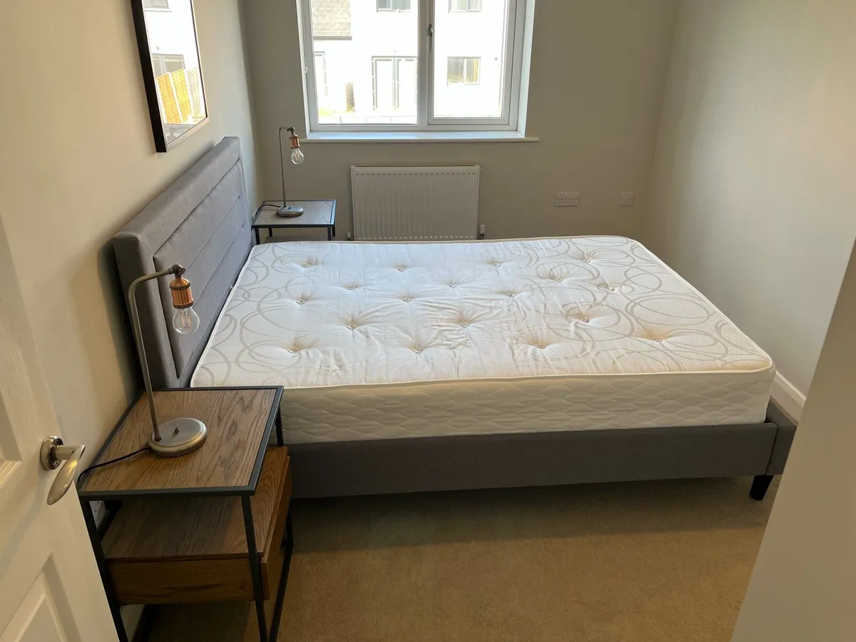 King size bedroom set - Image 1