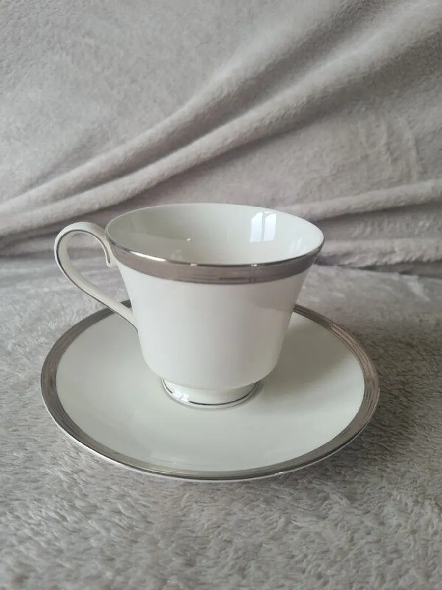 Large Dinner Set - Image 2