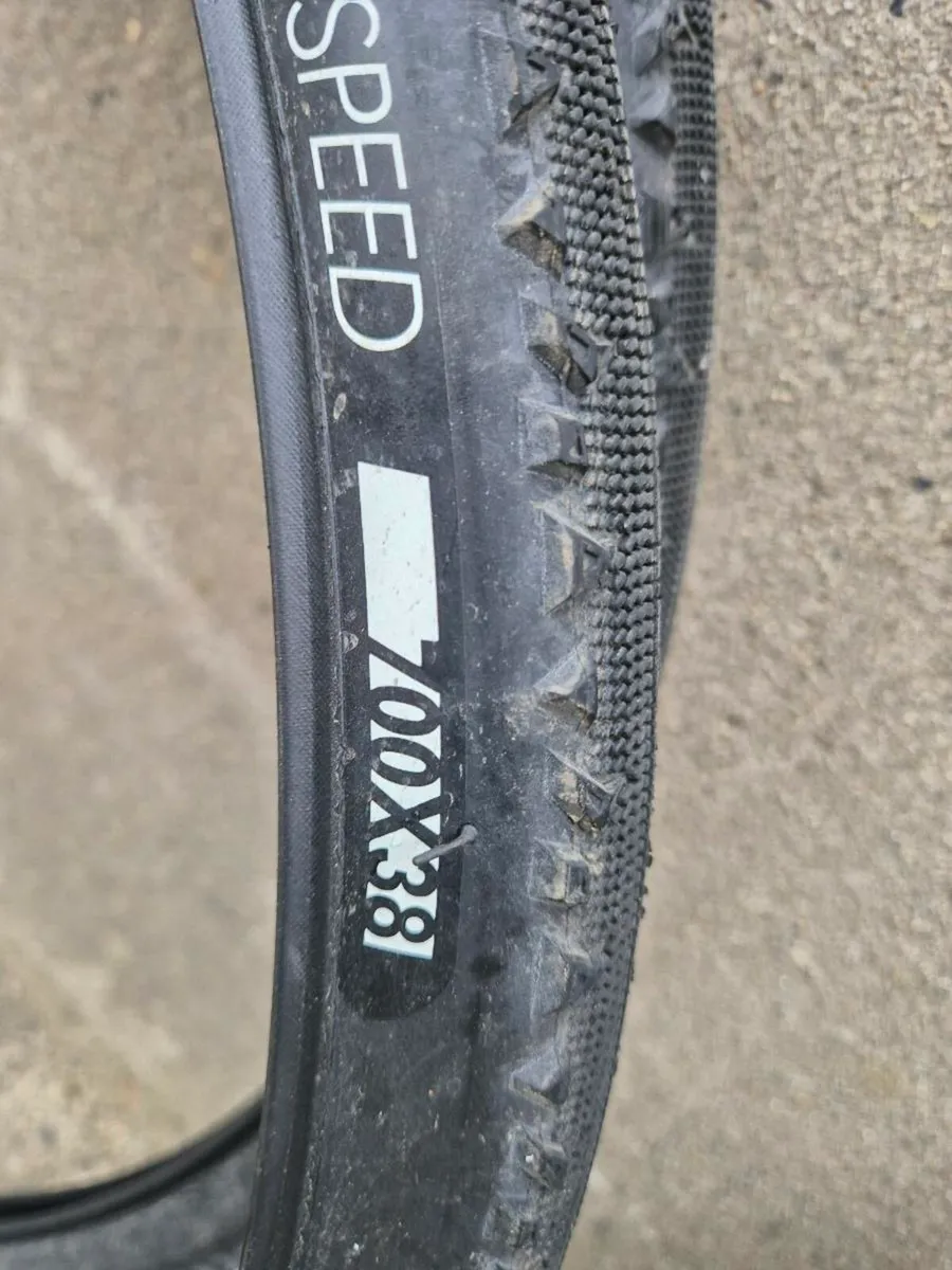 Bicycle Tyres - Image 4