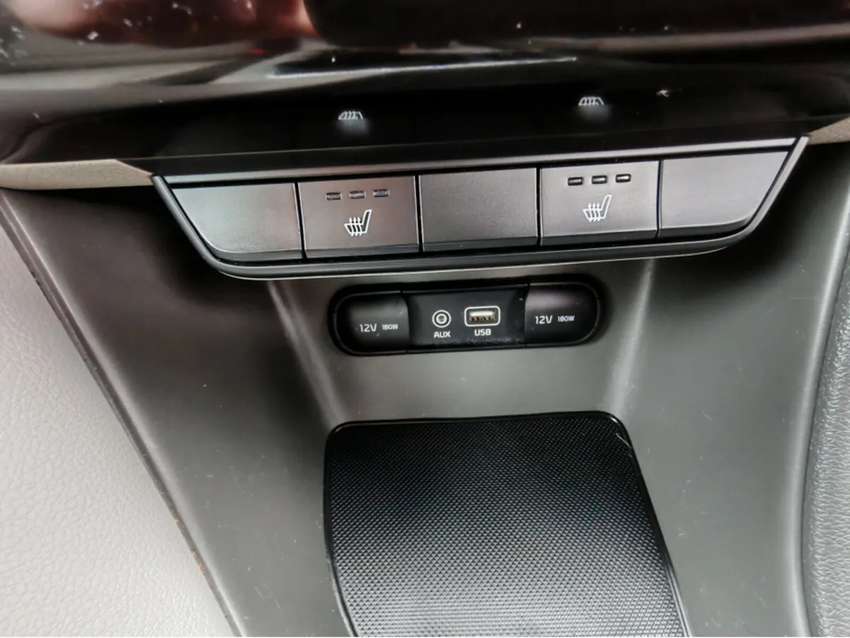 KIA SPORTAGE PLATINUM SAM 5DR - Image 2