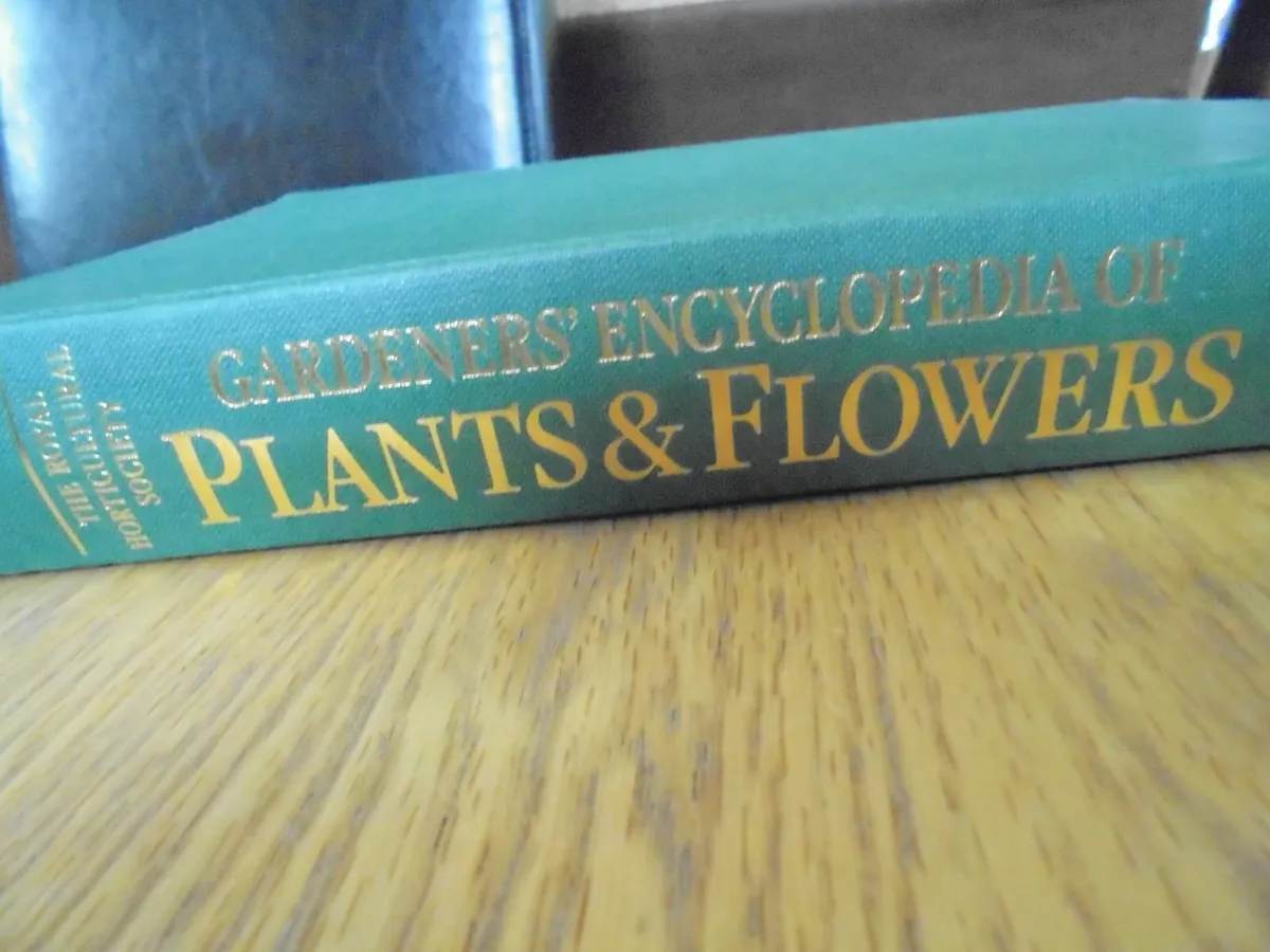 Gardeners Encyclopedia of Plants & Flowers - Image 2