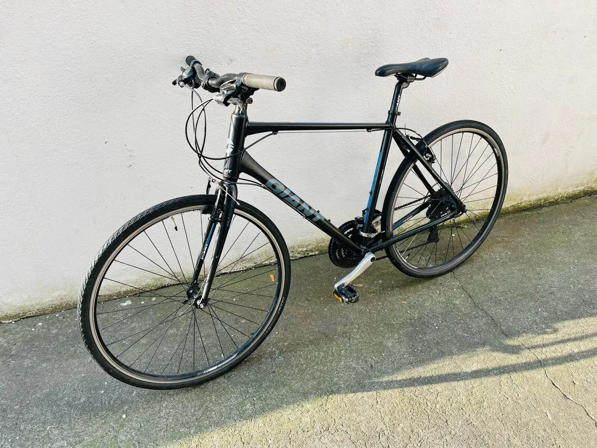 Giant escape hybrid bike - Image 1