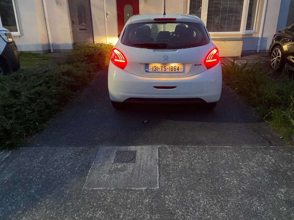 Car - Image 2