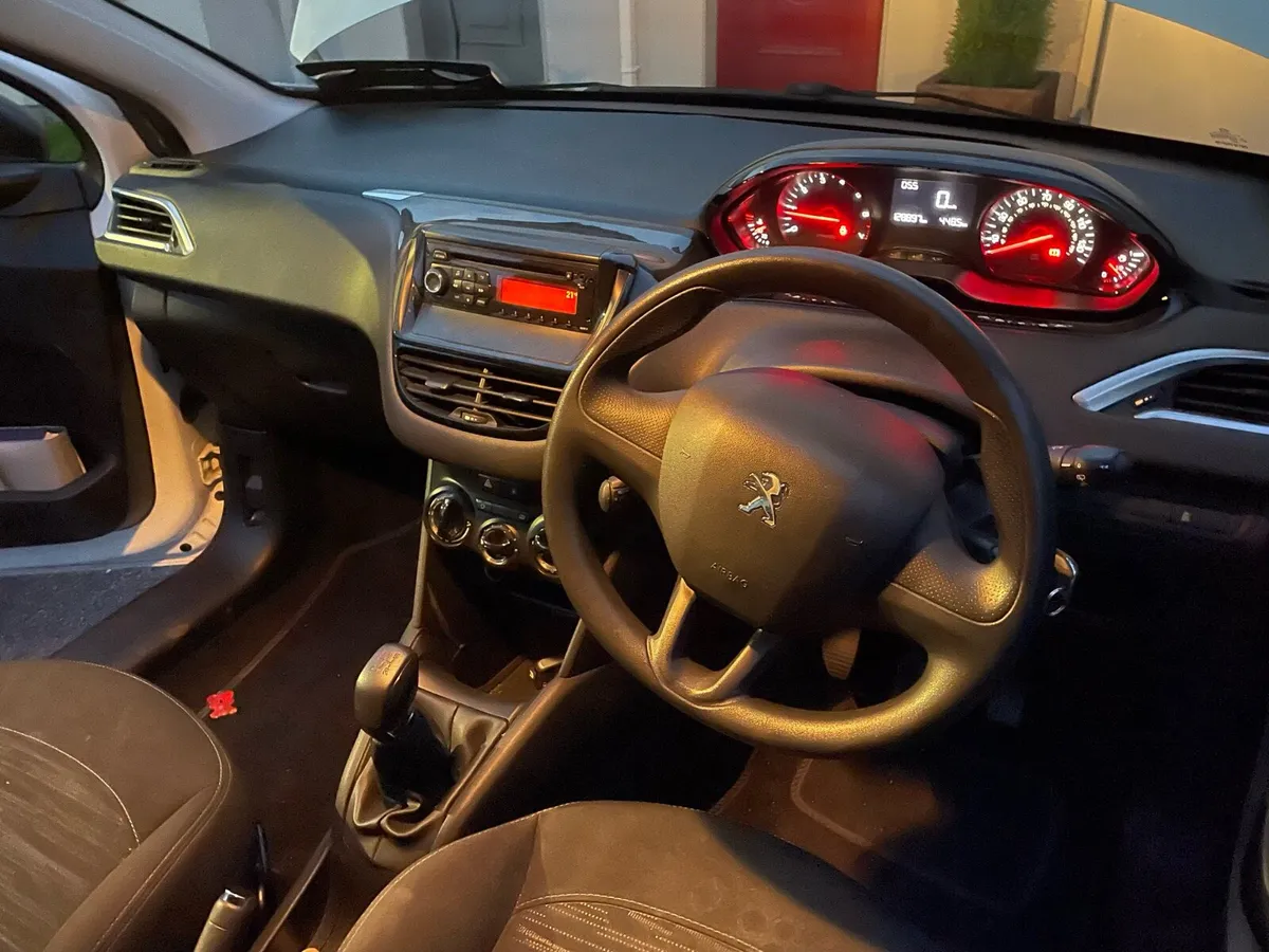 Car - Image 4