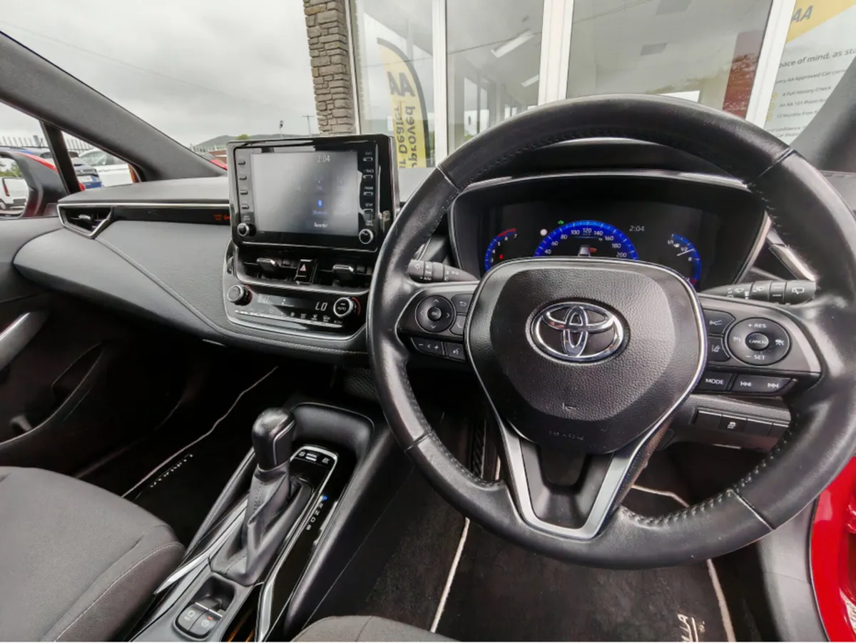 TOYOTA COROLLA HYBRID LUNA H/B 4DR AUTO A - Image 3