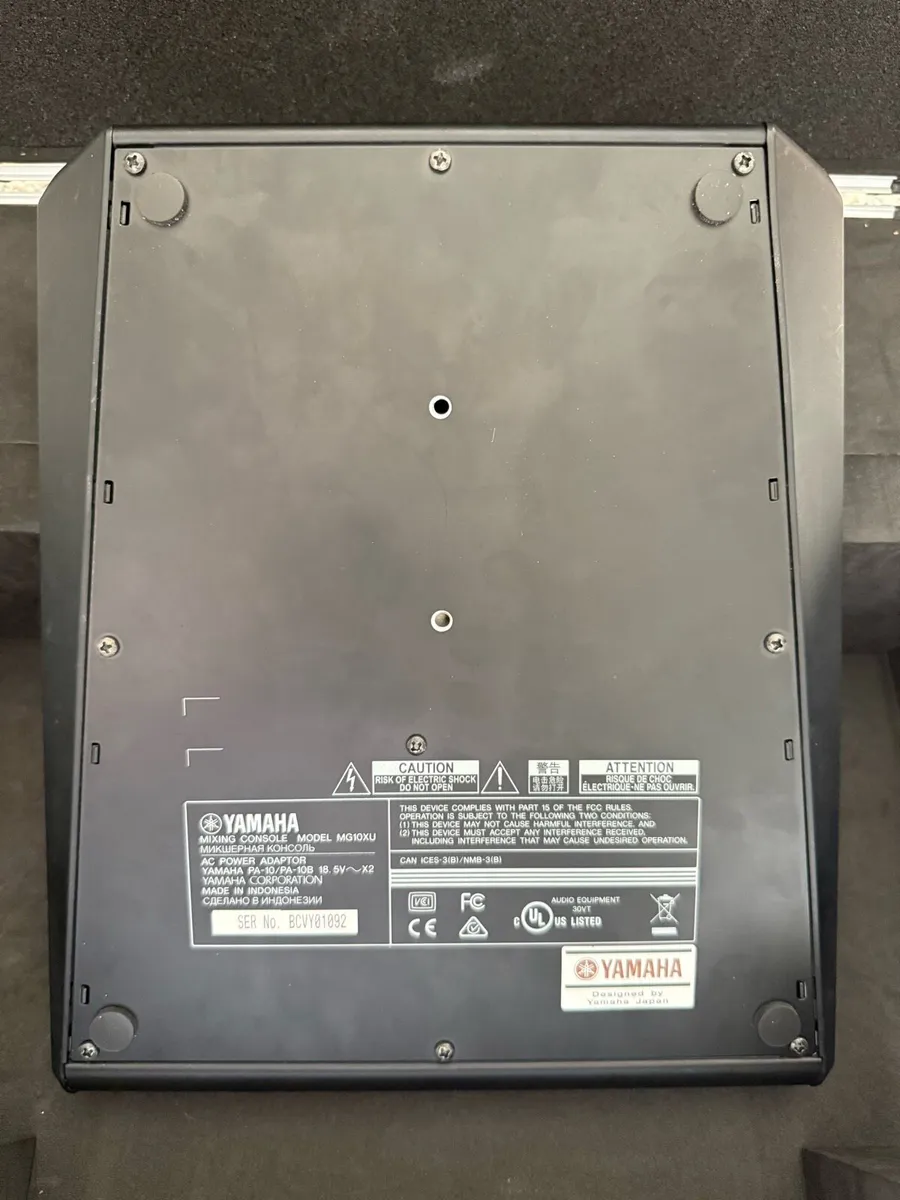 Yamaha mg 10xu mixer with hard case - Image 3