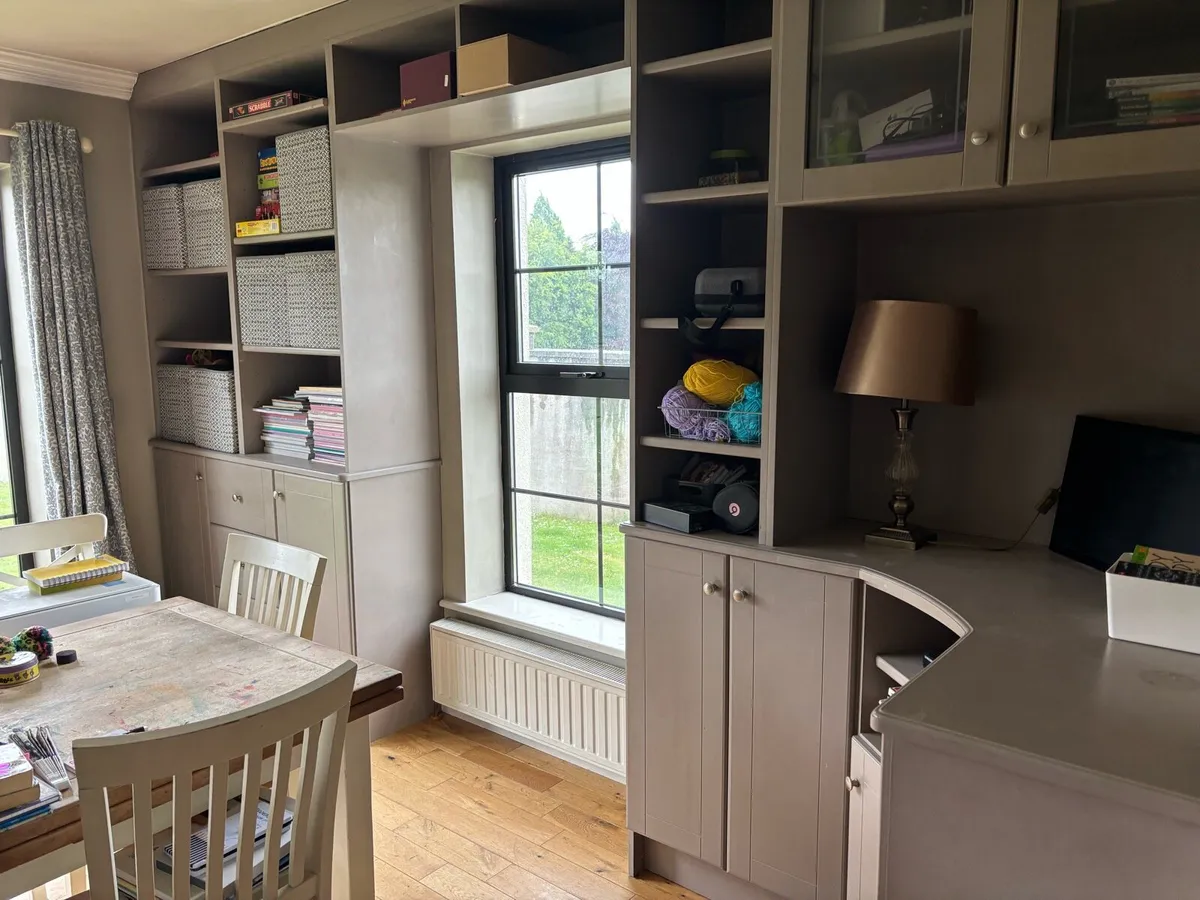 Built in playroom unit & suite of furniture - Image 1