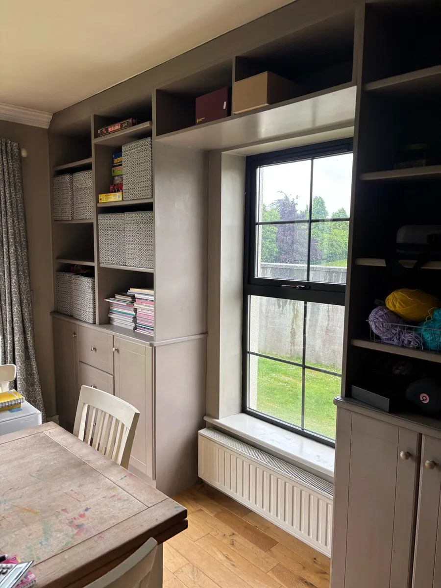 Built in playroom unit & suite of furniture - Image 2