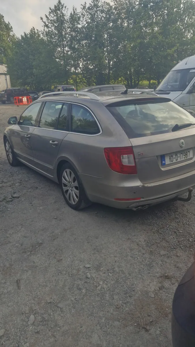 Skoda Superb 2010 automatic - Image 3