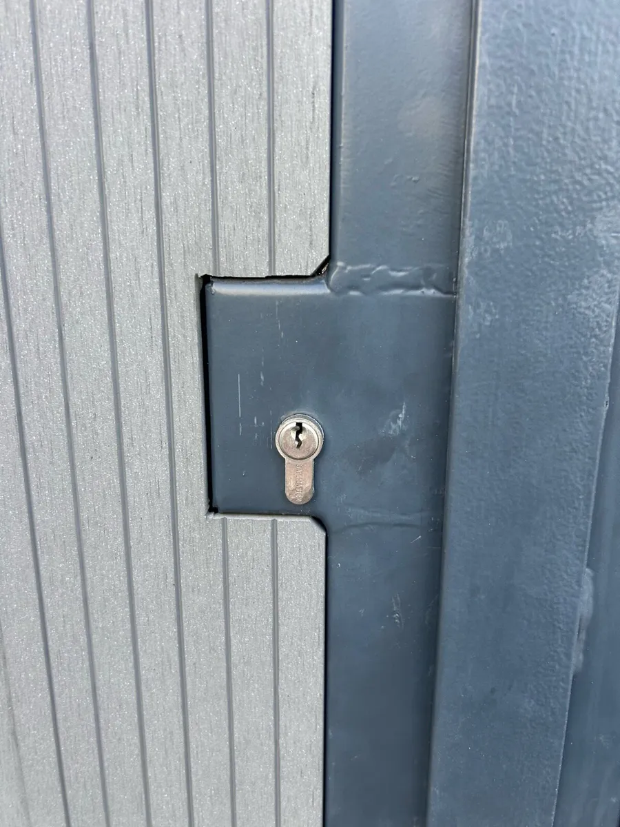 Gates - Image 2