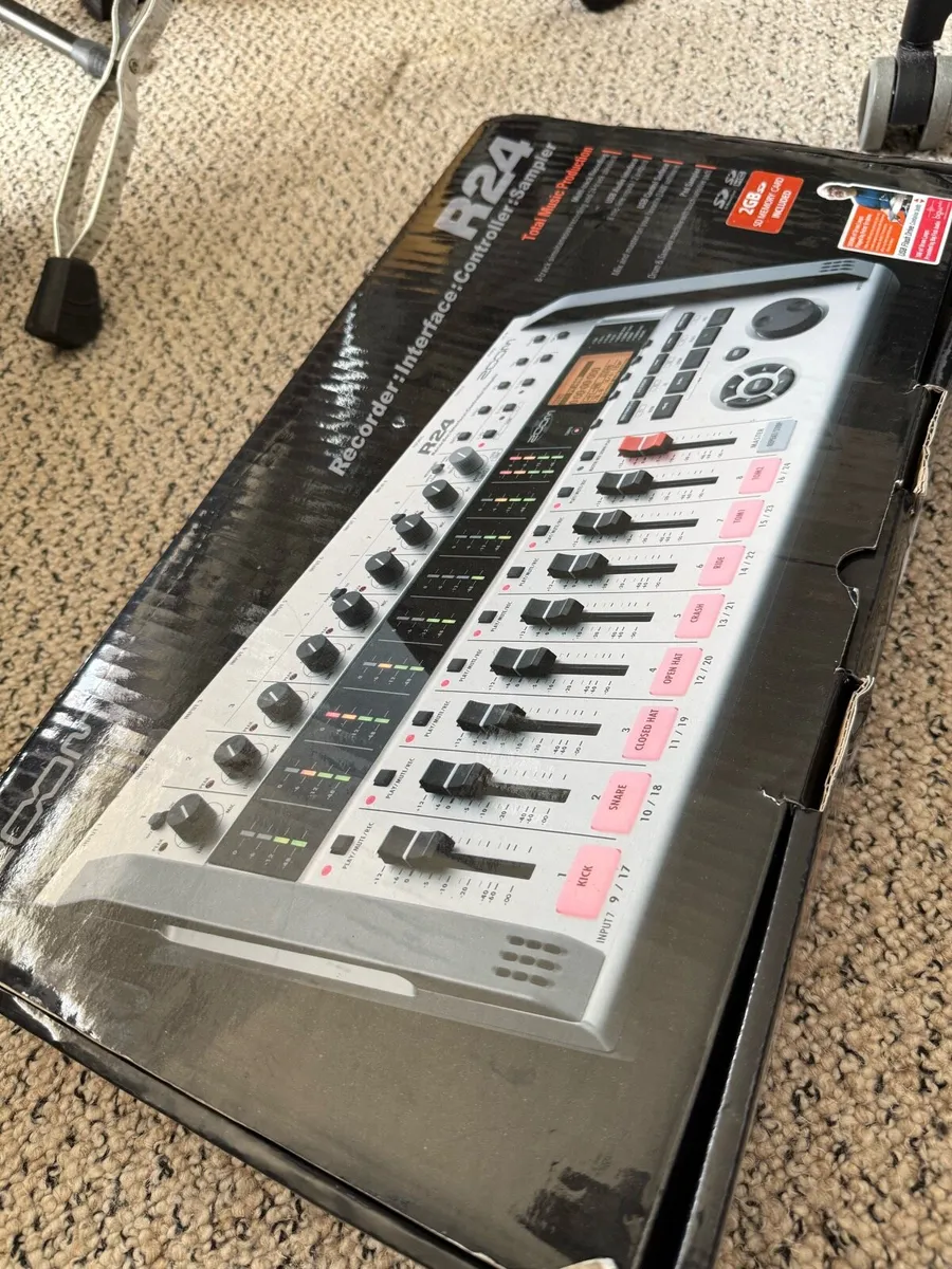 Zoom r24 mixer - Image 3