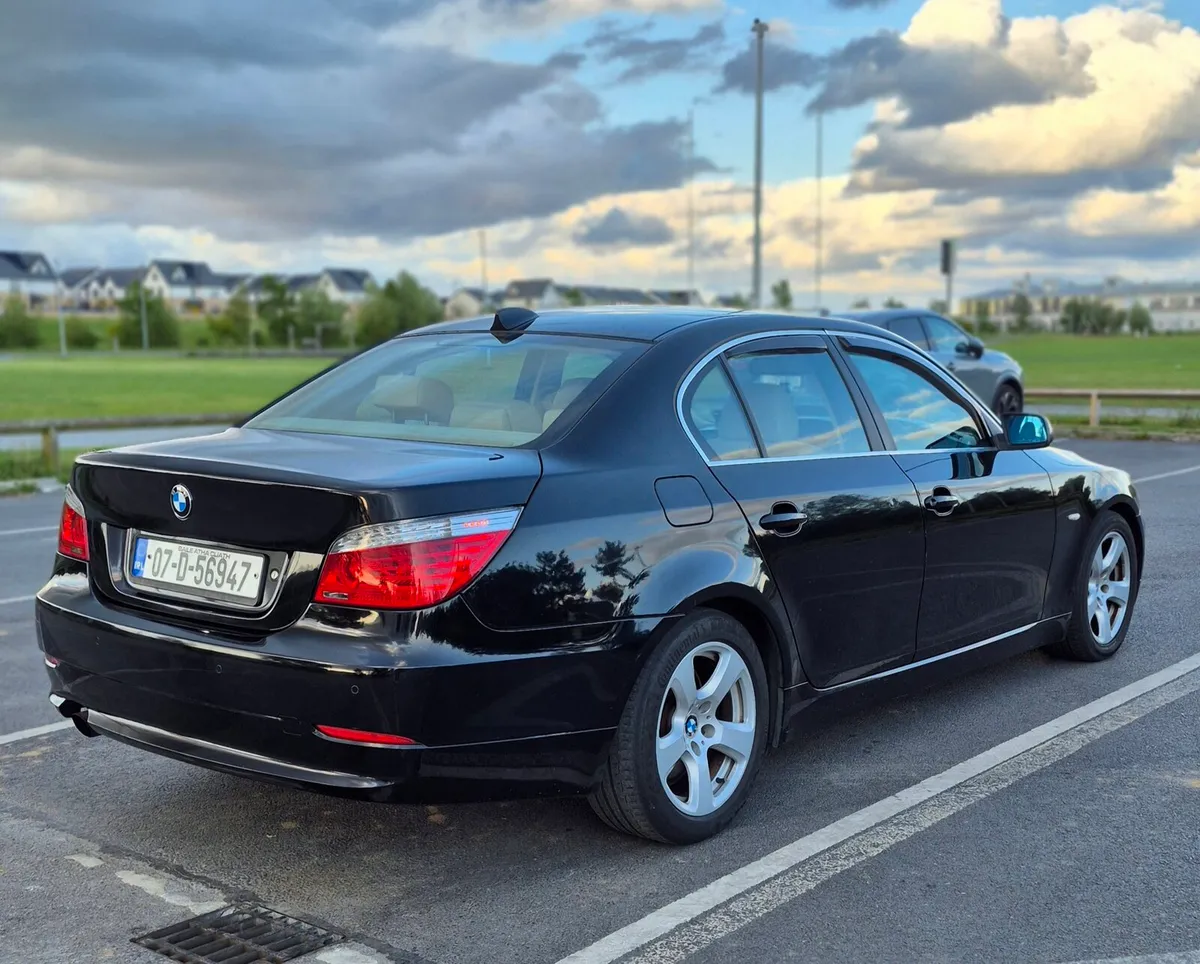 BMW 520 AUTOMATIC - Image 1