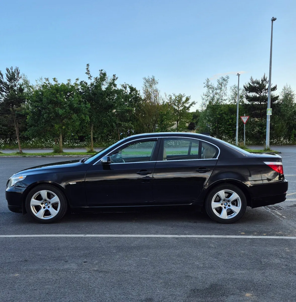 BMW 520 AUTOMATIC - Image 4