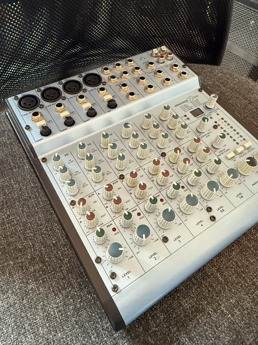 Alesis multimix8 usb mixer - Image 2