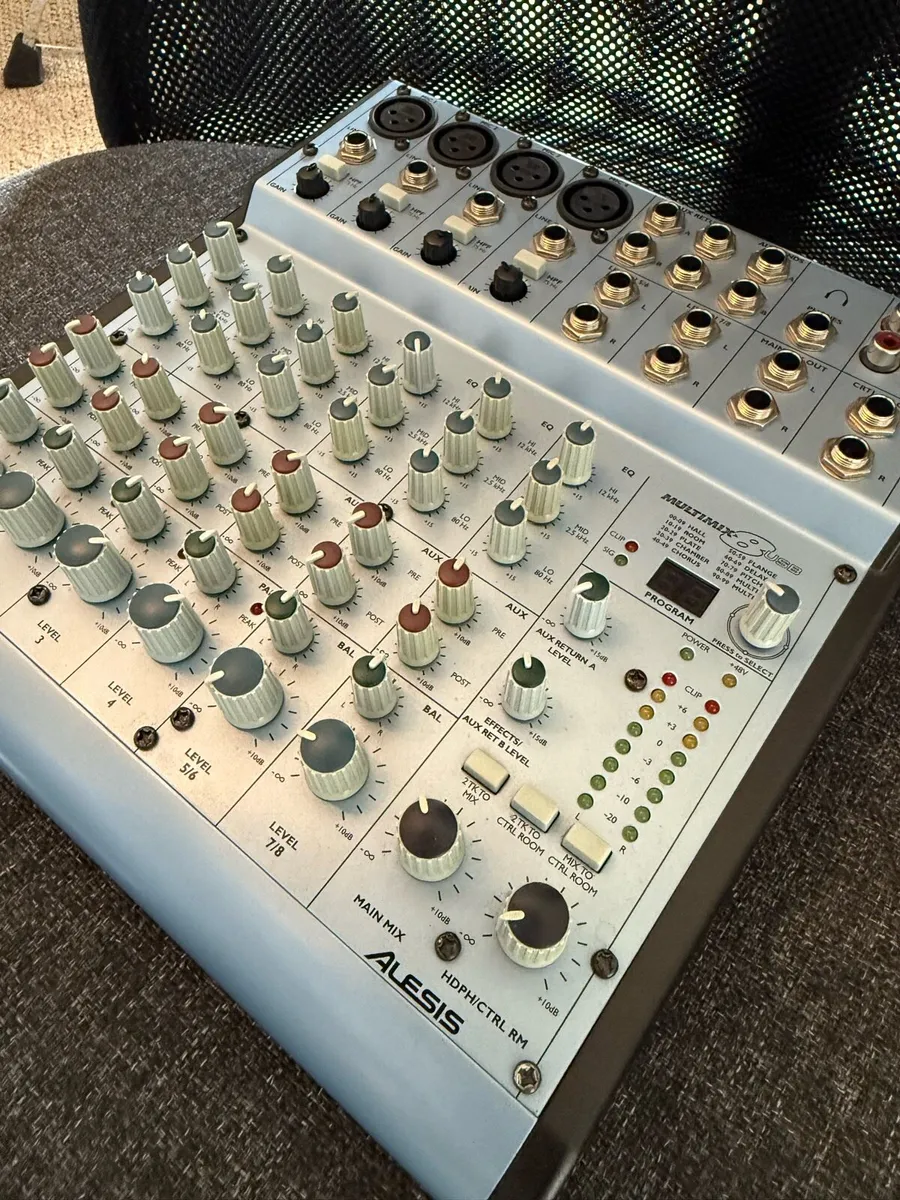 Alesis multimix8 usb mixer - Image 3
