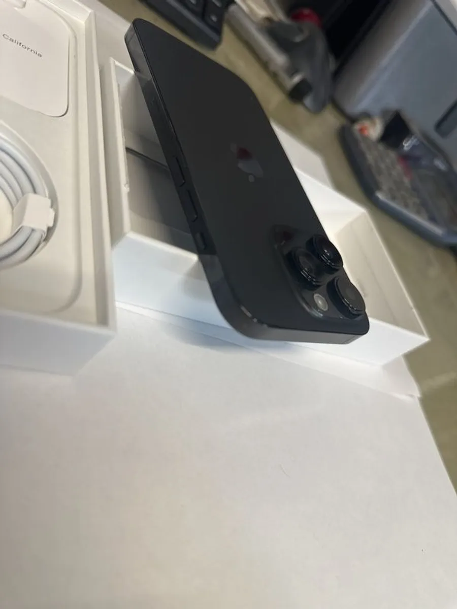 iPhone 14 Pro, 128gb, free delivery - Image 3