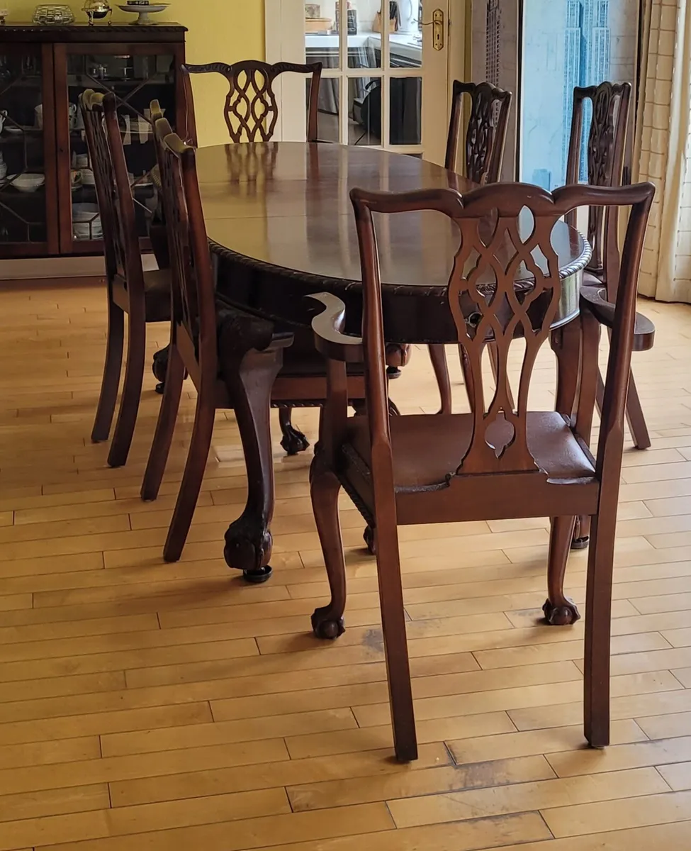 Classic Dining Table & Chairs