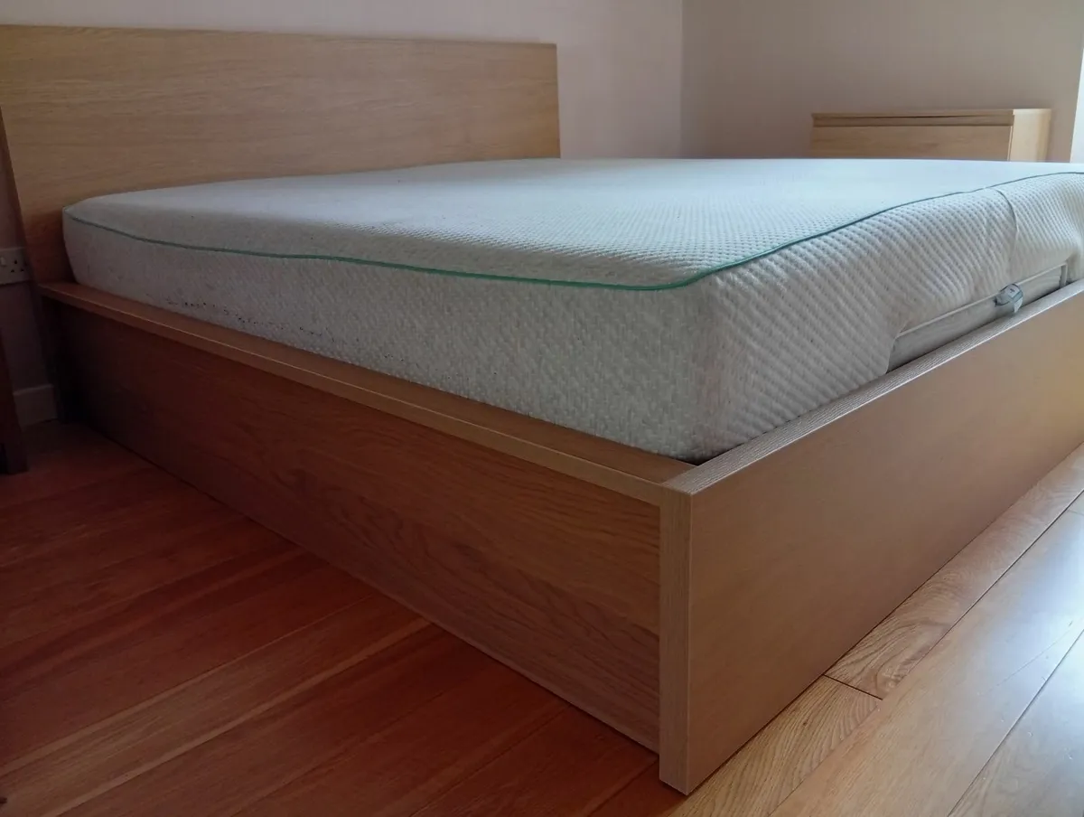 Quality Hydraulic Super King bed+Luxury mattress - Image 1
