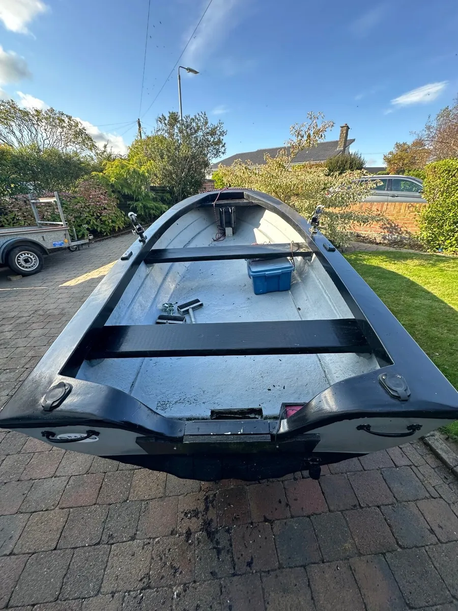 Open fishing boat - Image 4