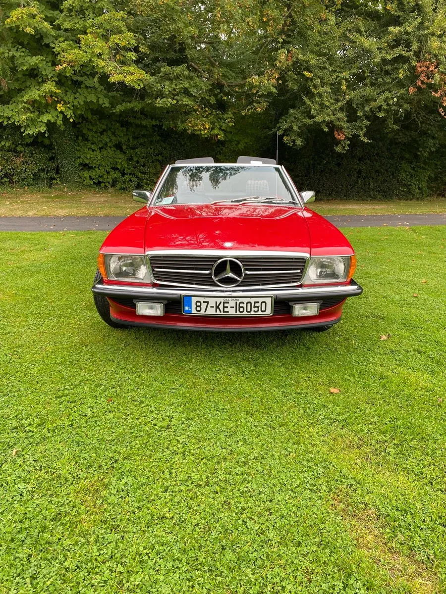 MERCEDES 300SL R107 LOW MILEAGE - Image 2