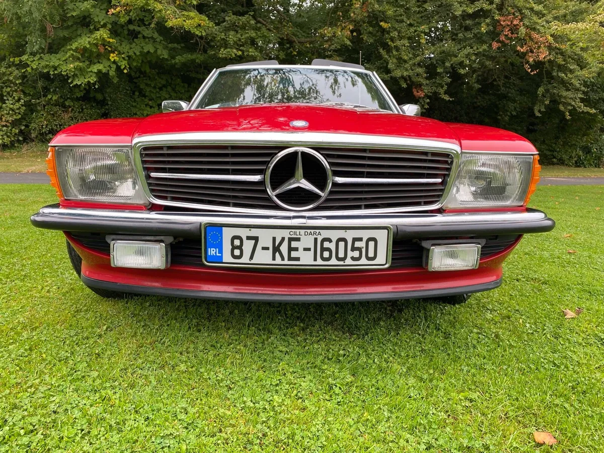 MERCEDES 300SL R107 LOW MILEAGE - Image 3