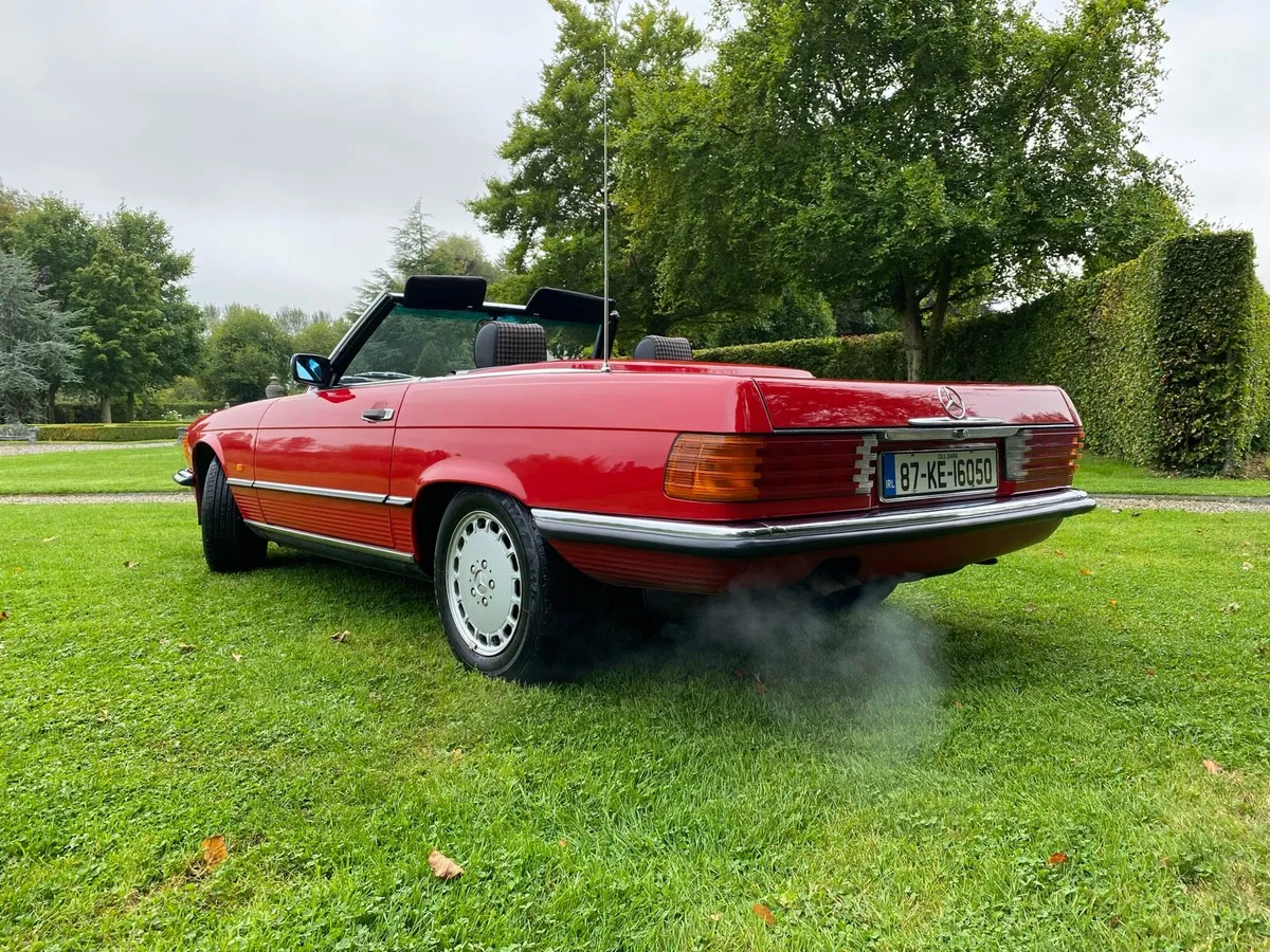 MERCEDES 300SL R107 LOW MILEAGE - Image 4