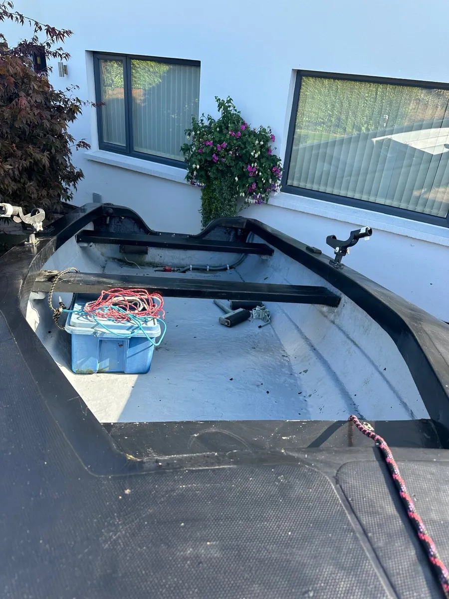 Open fishing boat - Image 2