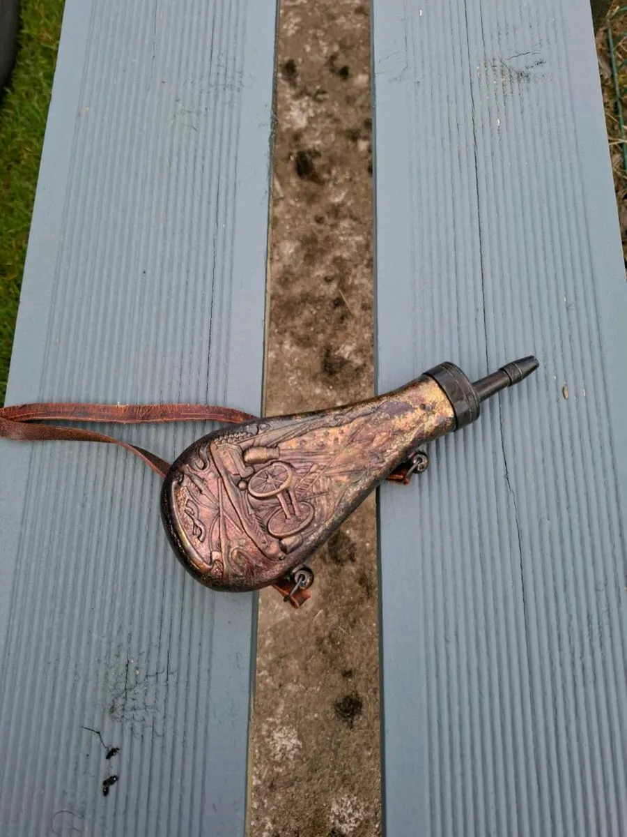Gunpowder flask - Image 1