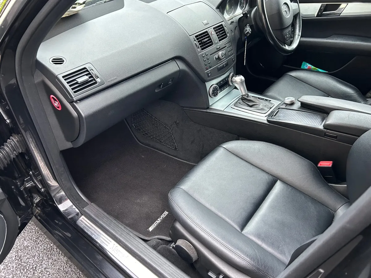 Mercedes-Benz C-Class 2010 - Image 4