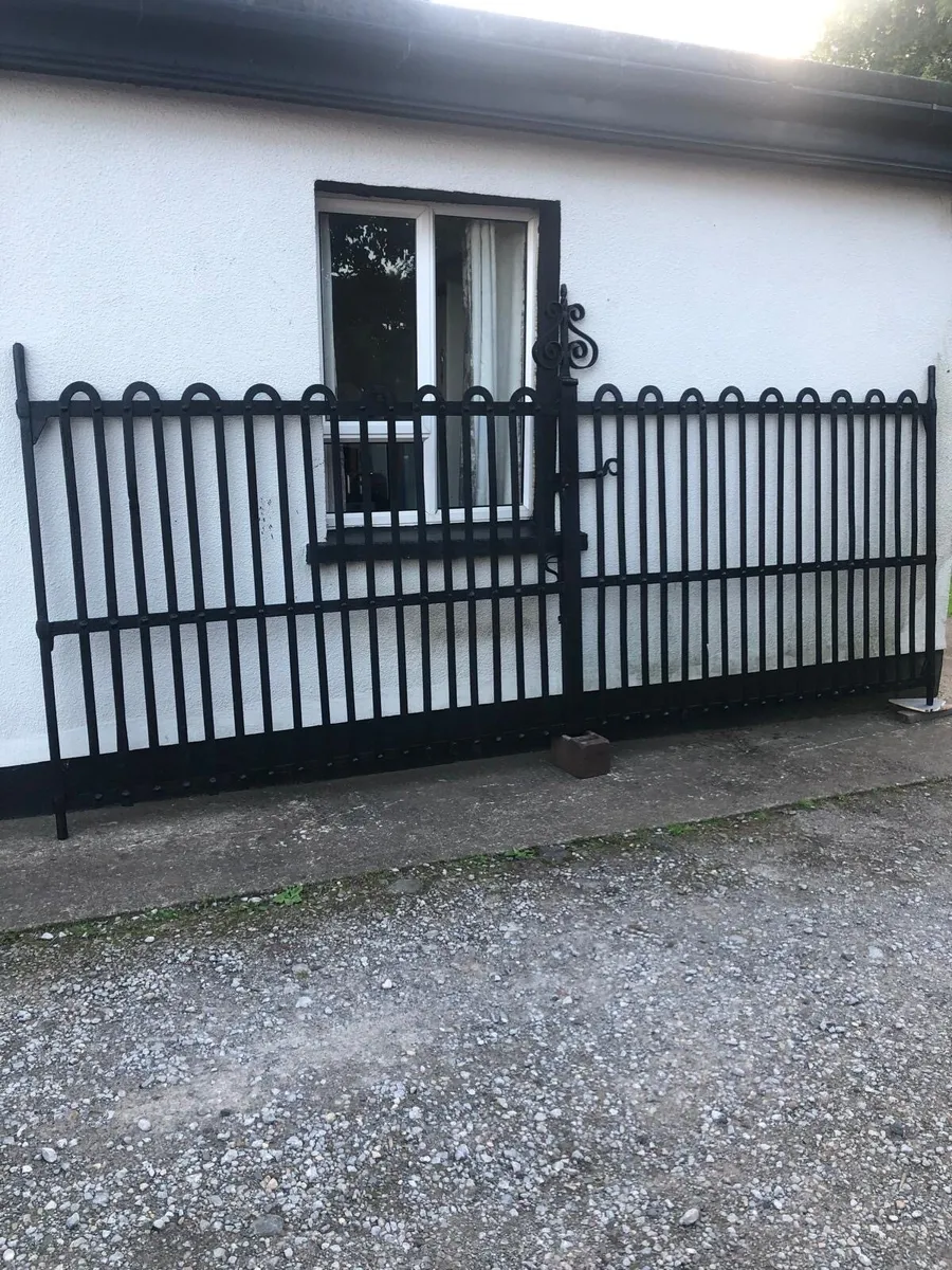 Gates - Image 1
