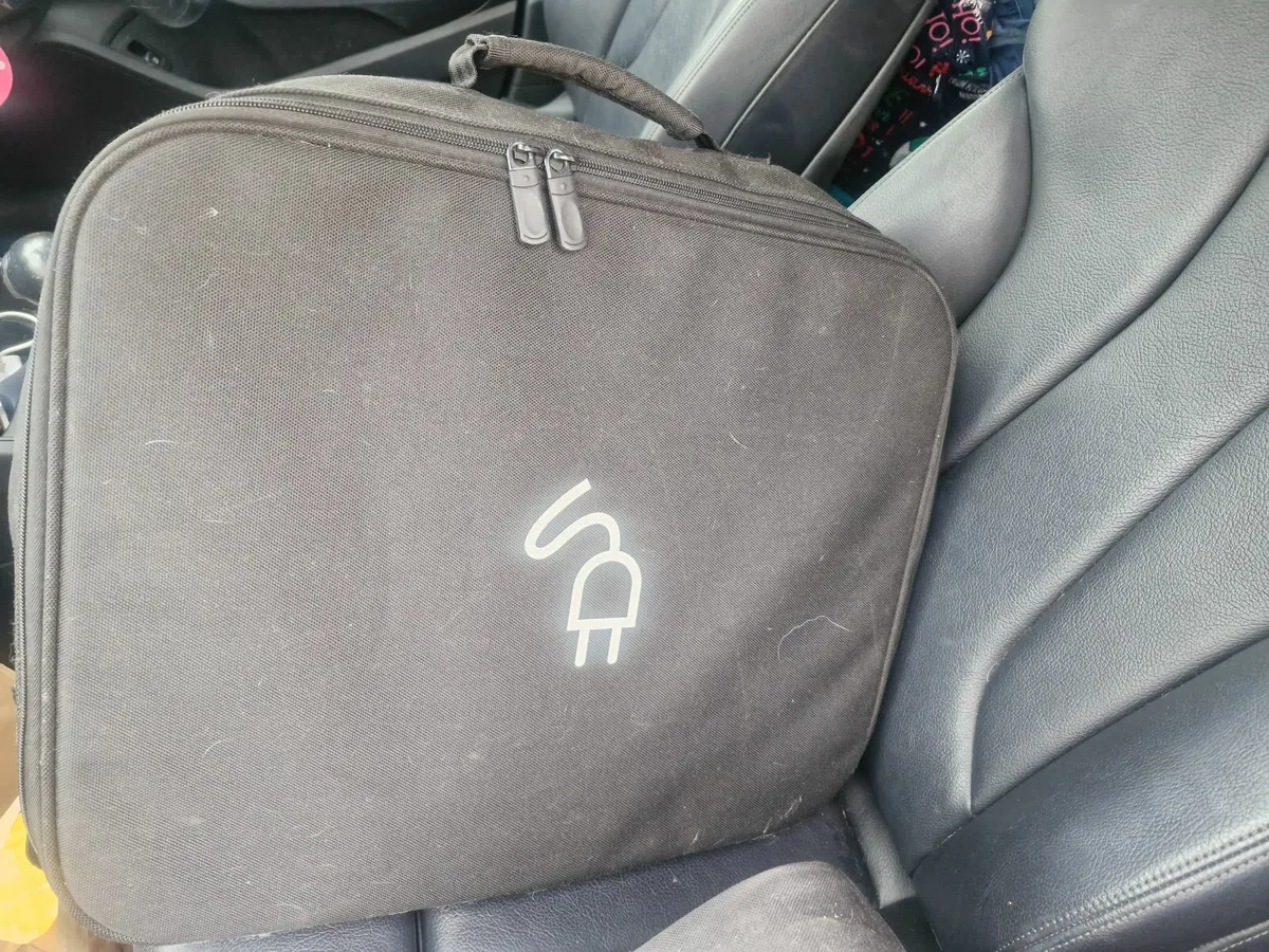 A43 car charger - Image 3