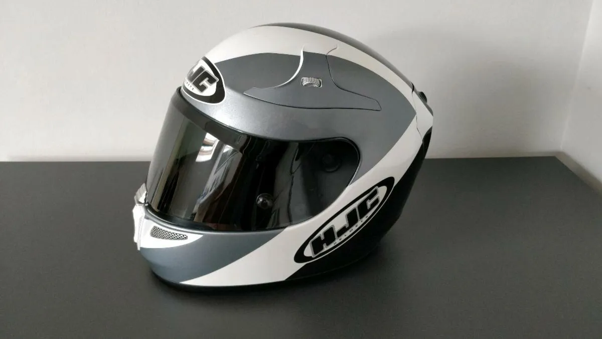 HJC RPHA 10 Plus Motorbike Helmet - Image 4